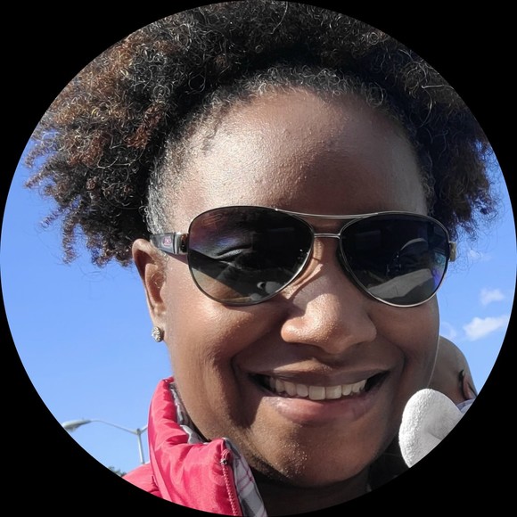 Meet your Posher, Nicole - Picture 1 of 1